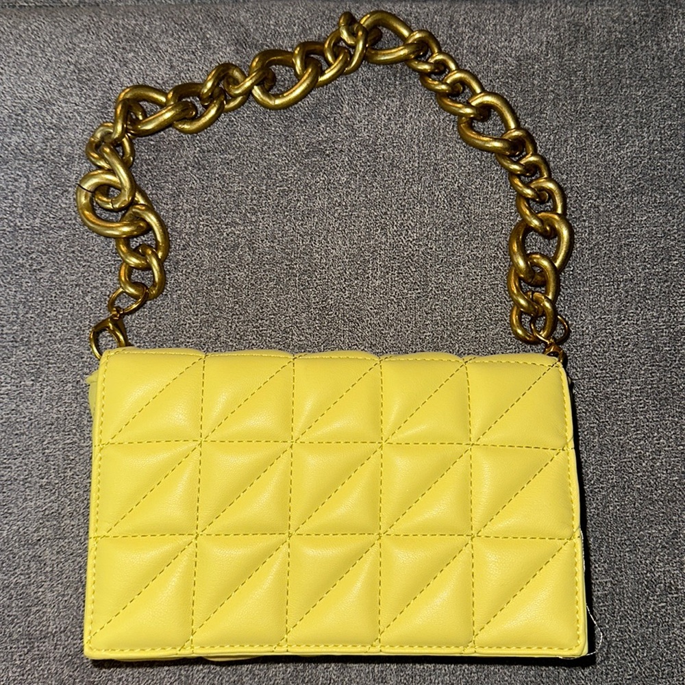 Yellow purse/clutch with gold chain